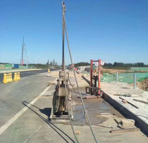富蕴公路高聚物注浆加固